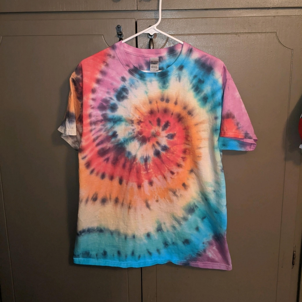 Tie Dye hand-made-- Mens L